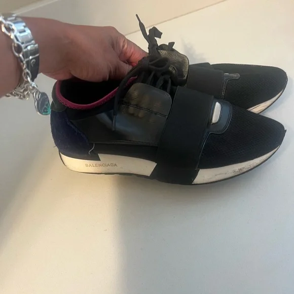 Balenceaga Women's Black Slip-On Runner with Pink Trim. Size 39 - Picture 2 of 6